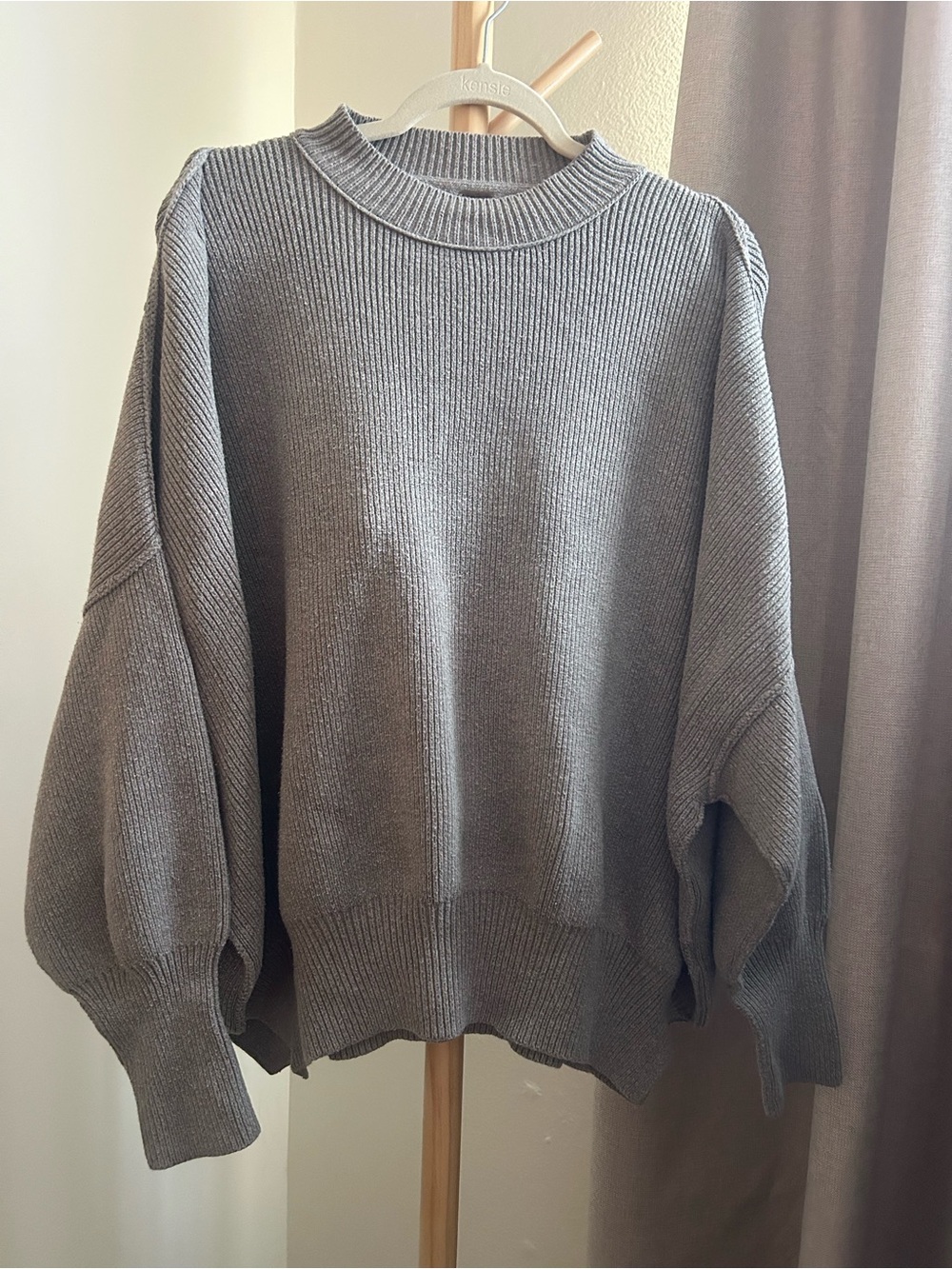 Free People Gray Ribbed Sleeve  Sweater Size Small